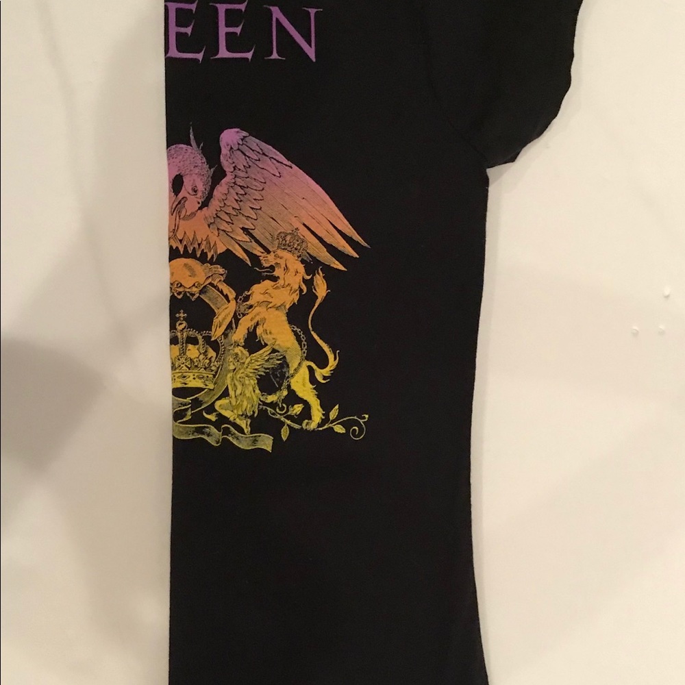 Queen Short Sleeve Tee Smallππππ - Picture 5 of 15
